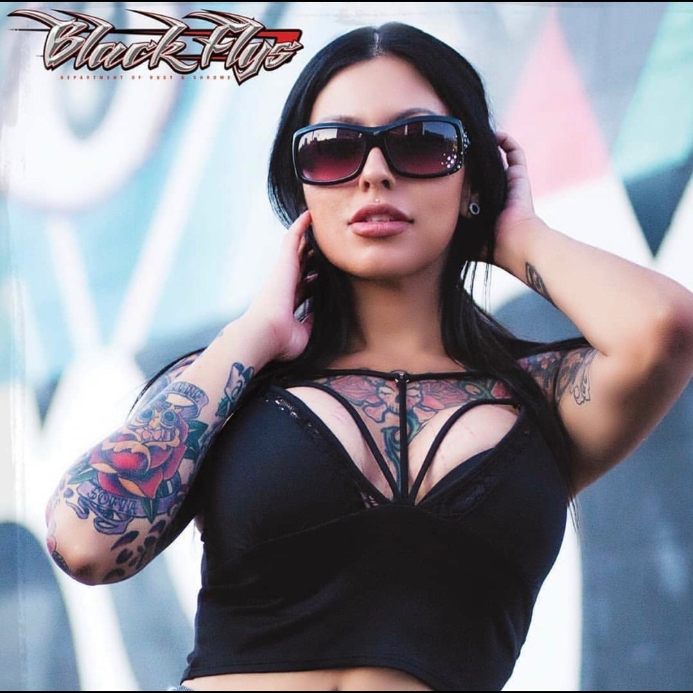 Beautifully Embellished Snow Fly FlyGirl Sunnies🖤 - Picture 5 of 10